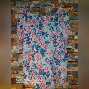 🌈 Torrid flower shirt